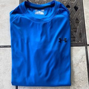 Men’s large under armour loose fit shirt